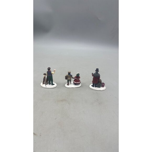 Heritage Village Collection "Vision Of A Christmas Past" Figurines pre-owned REA - Picture 12 of 12